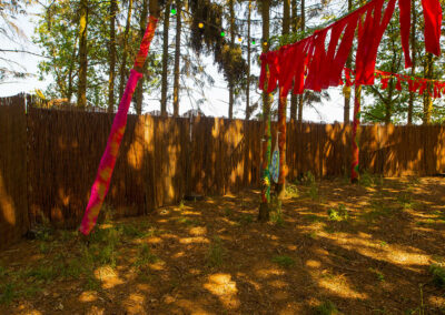 D-COO Wilgentakken hekwerkbekleding op een evenement,